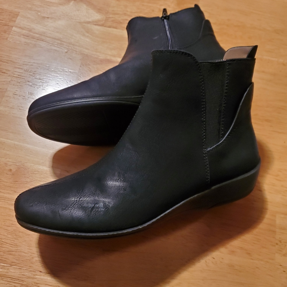 New without box Women's LifeStride Velocity 2.0 Flex Boots